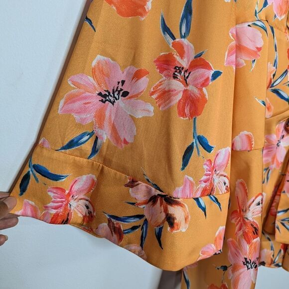 Significant Other Zoe Hibiscus Floral Bouquet Bell Sleeve Wrap Mini Dress 10 - Picture 4 of 6